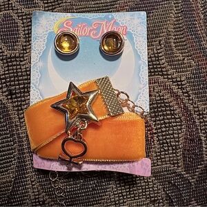 Sailor Moon Sailor Venus Earrings & Choker Set